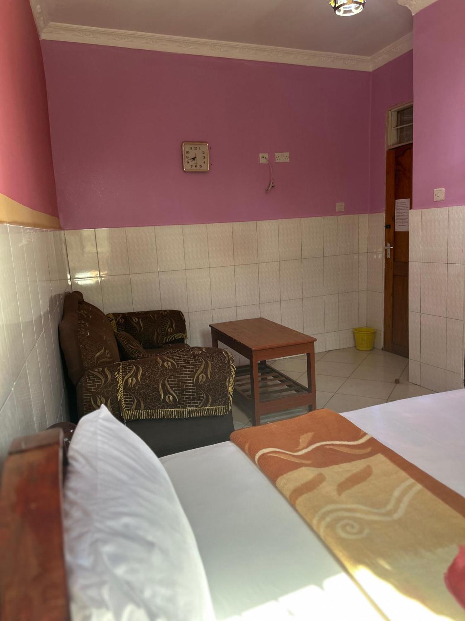 Tanpak Gardens Bnb Bed and Breakfast Νταρ ες Σαλάμ Εξωτερικό φωτογραφία